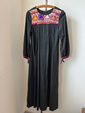 Vtg sz S Long Black Dress Embroidery Pintucks Boho Hippie Unique Ethnic Unique